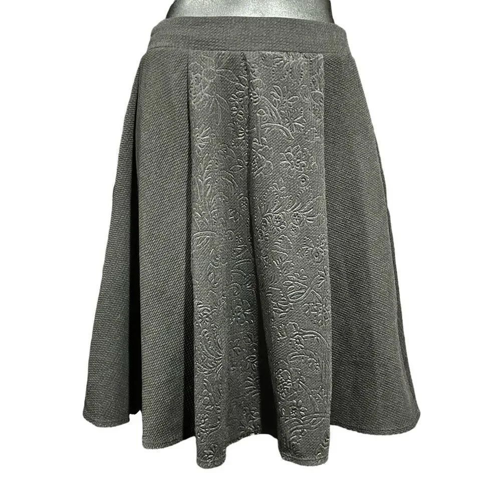 Black Floral Knee-Length Skirt Junior’s Small
